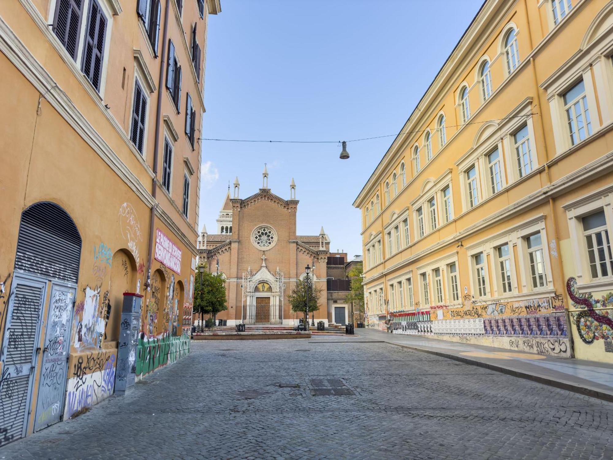 Eclectic In Trendy San Lorenzo Rom