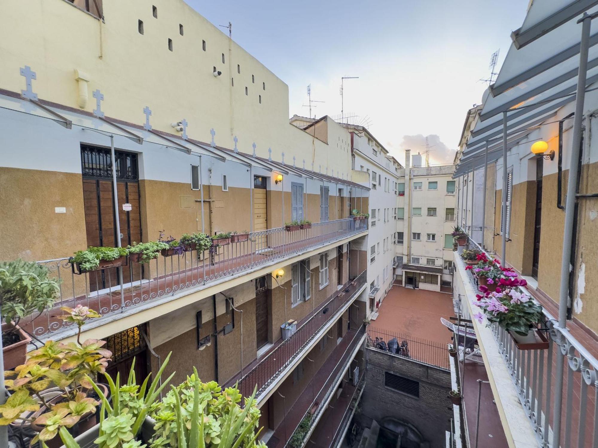 Eclectic In Trendy San Lorenzo * Rom