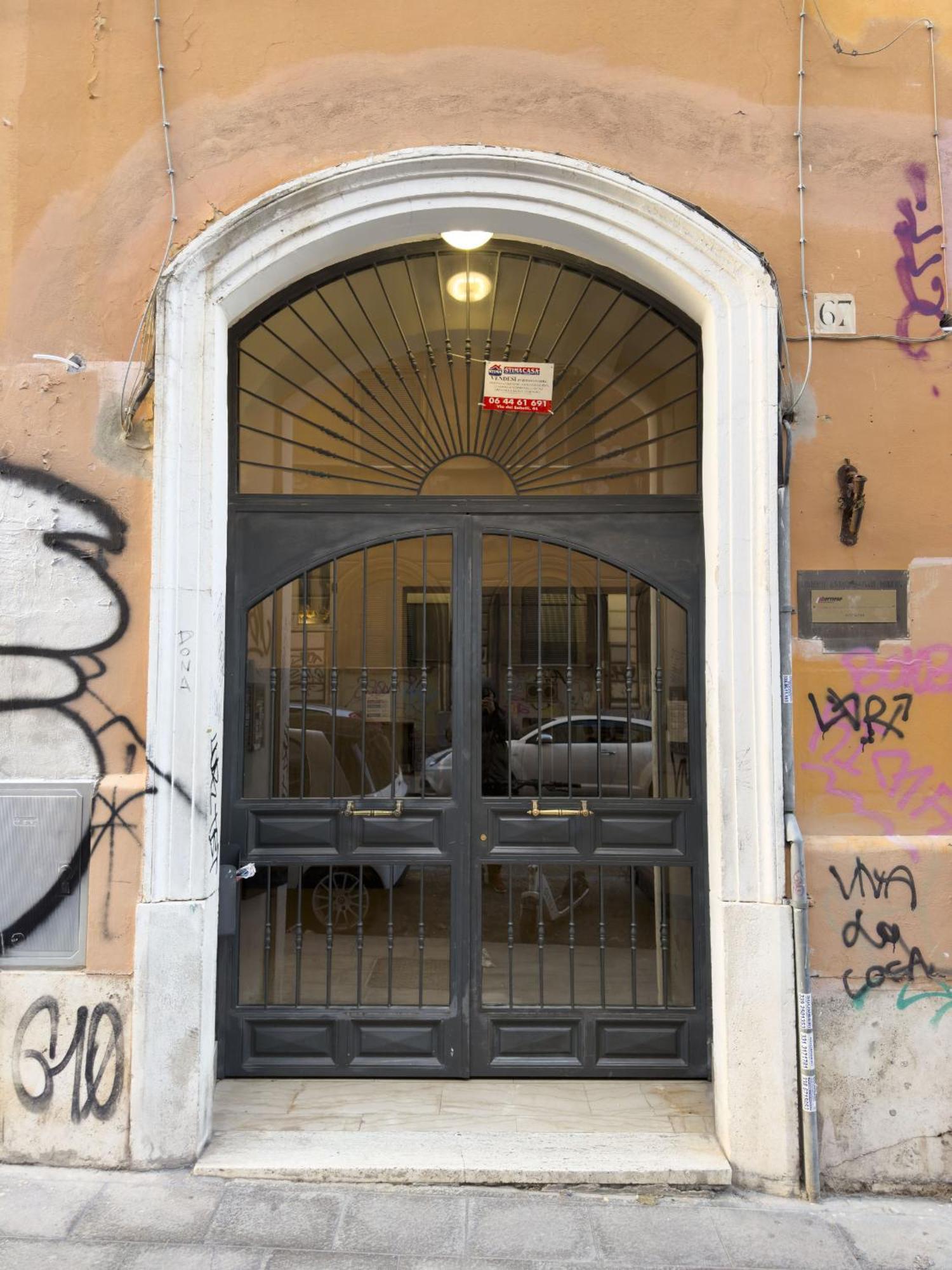 Eclectic In Trendy San Lorenzo *
